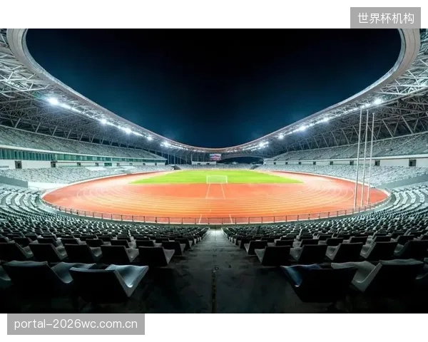 当每个城市的体育场馆都配套着同样的商场、电影院和餐厅时，这种对“社区”的理解是否过于肤浅和同质化？
